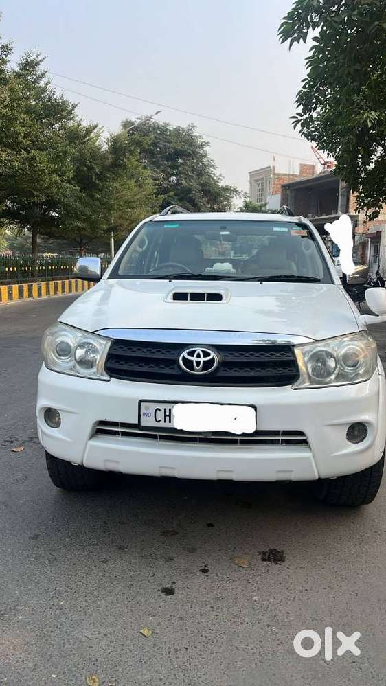 Toyota Fortuner 3.0 4x4 Manual, 2011, Diesel