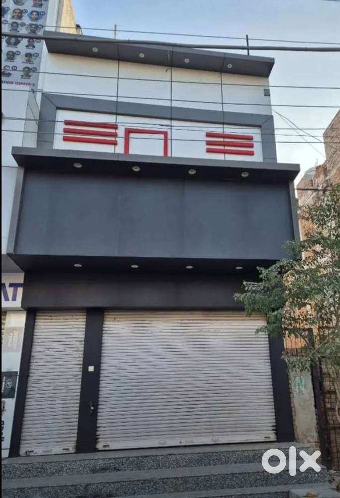 First floor scf showroom for rent 100 feet road