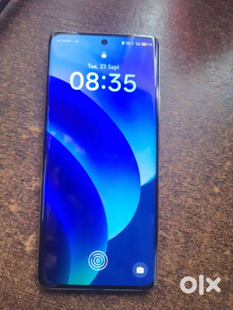 Realme 11 pro plus 8gb 256gb 200mp 32mp camera neat good phone