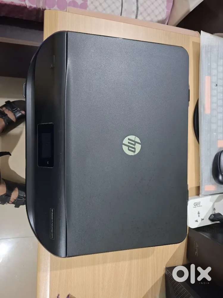 HP AlL ONE PRINTER 7YR BUT GOOD CONDITION