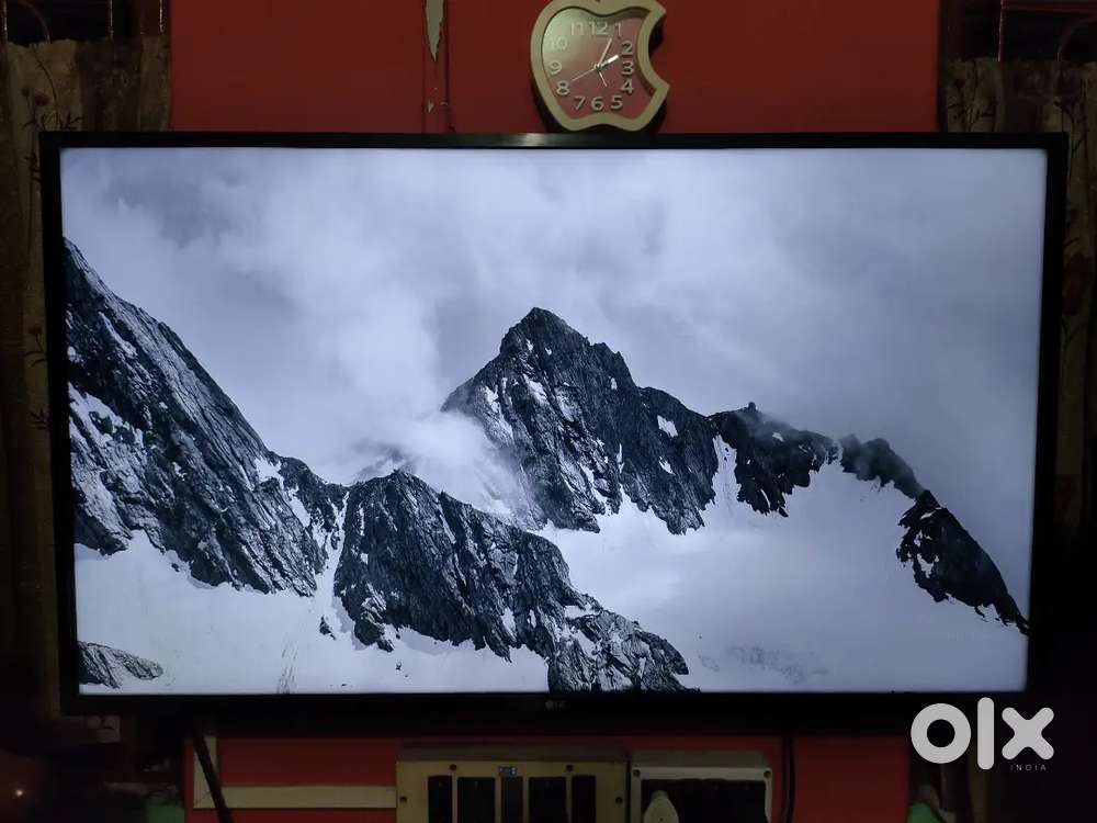 LG 4K UHD TV 43 INCH