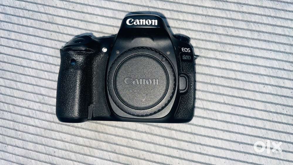 Canon 80D with 50mm f1.8 lens & godox flash