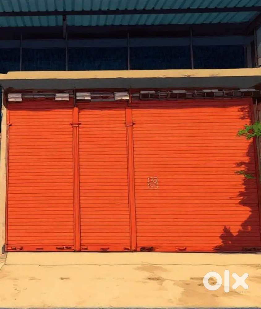 Satellite Bus stand ke pass SHOP available hai 300 sq ft