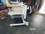 Hydraulic lifting chair