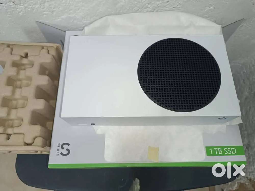 Microsoft Xbox Series S 1TB All Digital Console