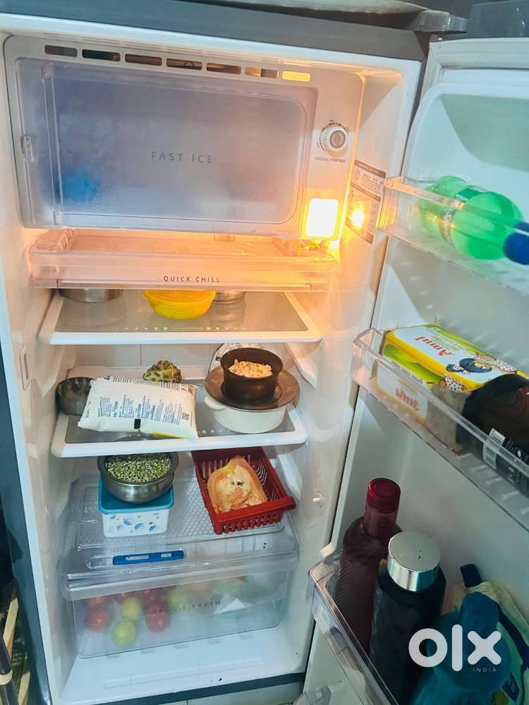 FOR SALE – Whirlpool Refrigerator (Excellent Condition)