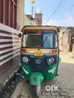 Bajaj re auto