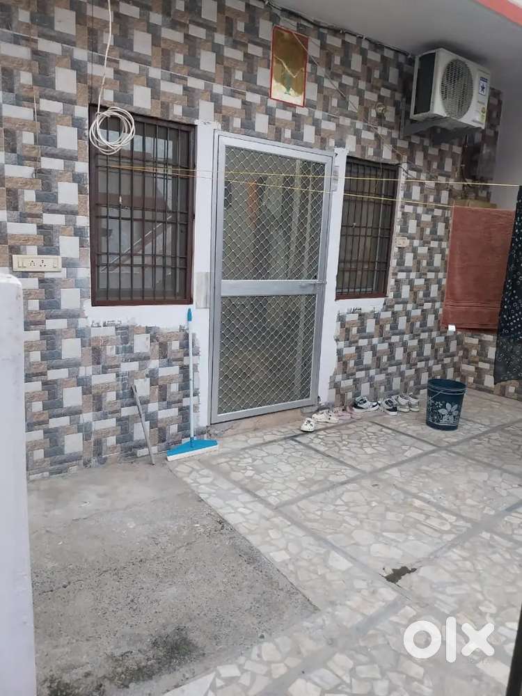 2bhk independent house available for sale near sainik society gate