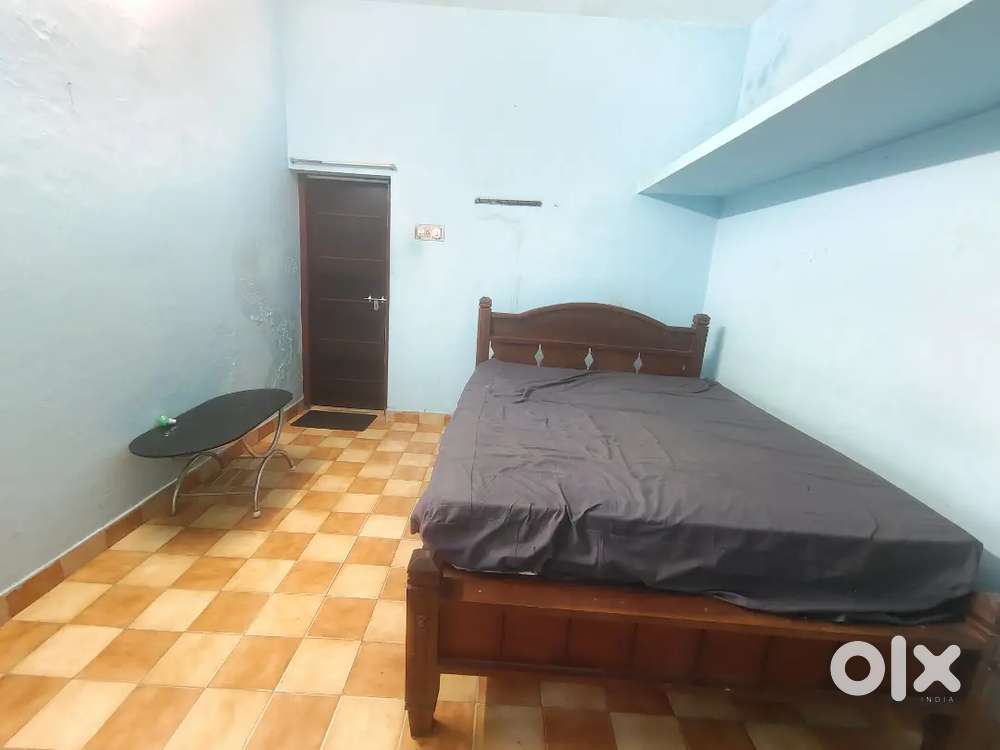Room for rent only females