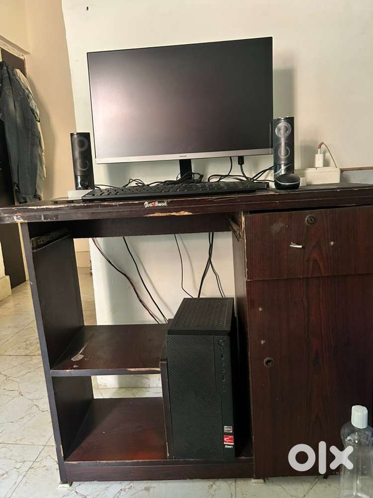 DESKTOP SELL URGENTT!! Amazing Condition!!