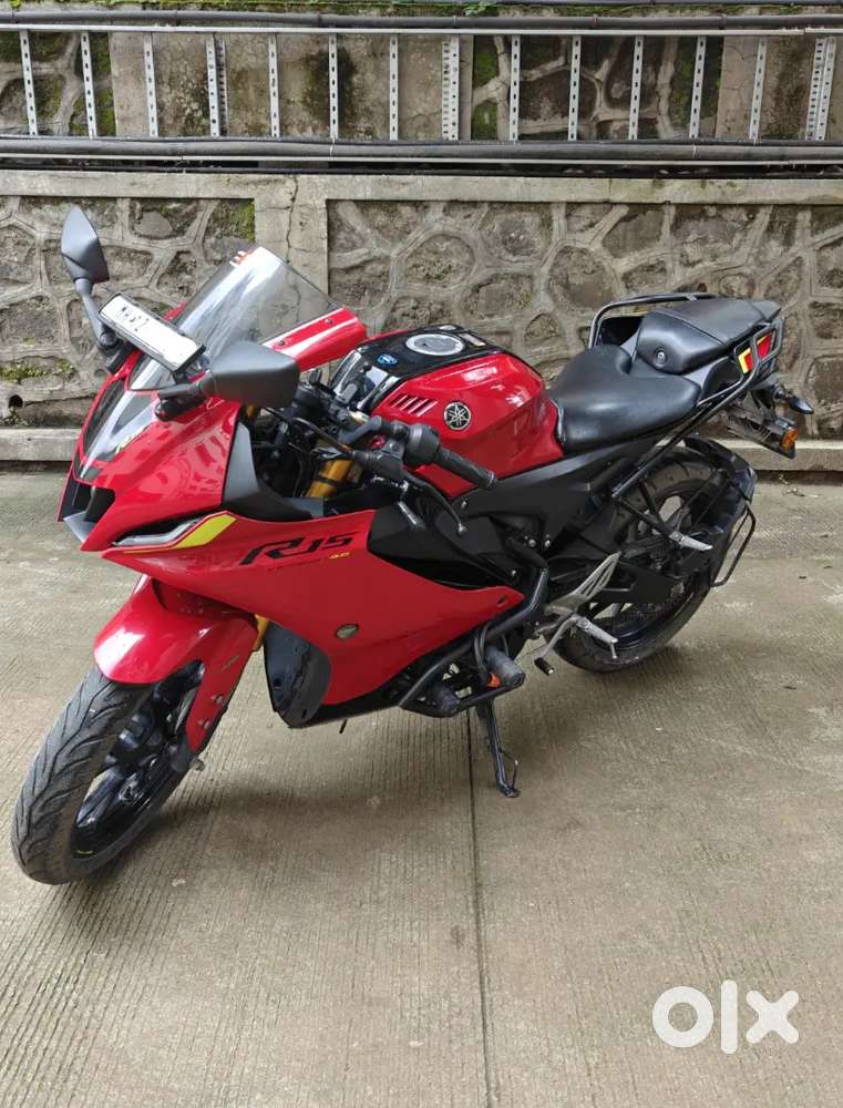 Yamaha R15V4 Red