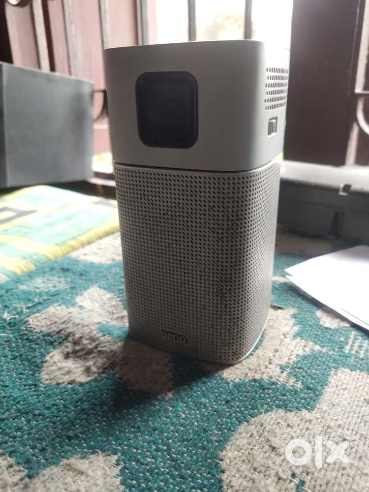 Benq GV1 Portable Projector 120 inch