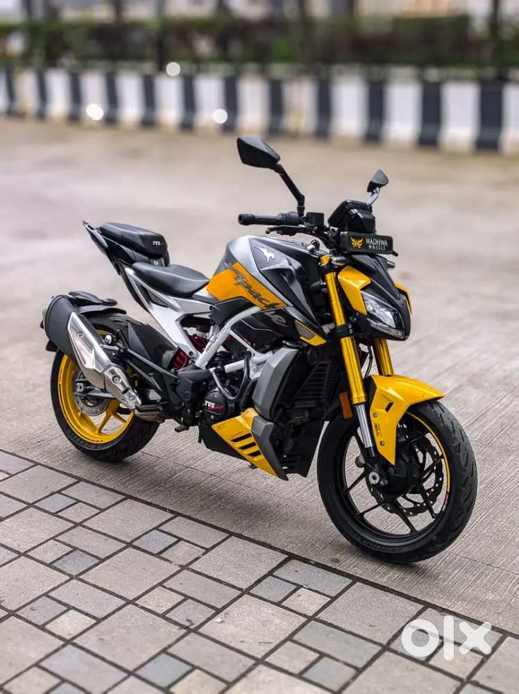 Next to new TVS APACHE RTR 310 2025 SINGLE OWNER ONLY 3000 KM