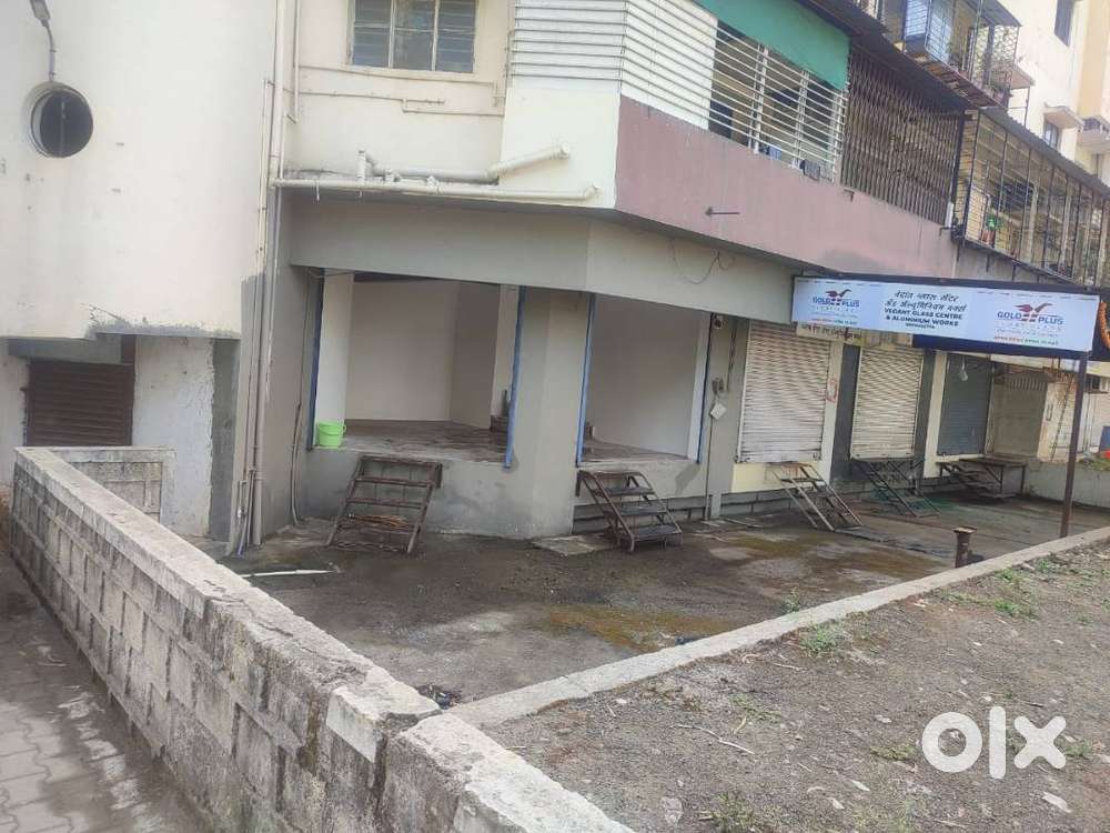Road touch shop on rent 400 Sq ft satara lonand road, cooper colony. .