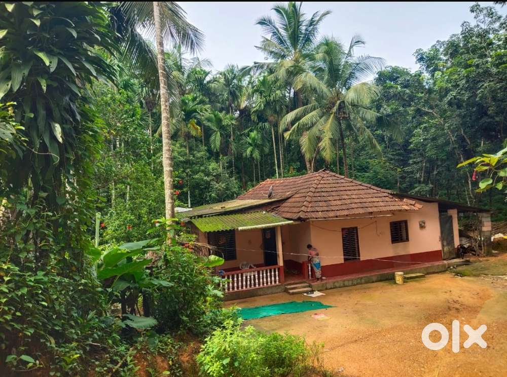 Tile House for sale in Puttur