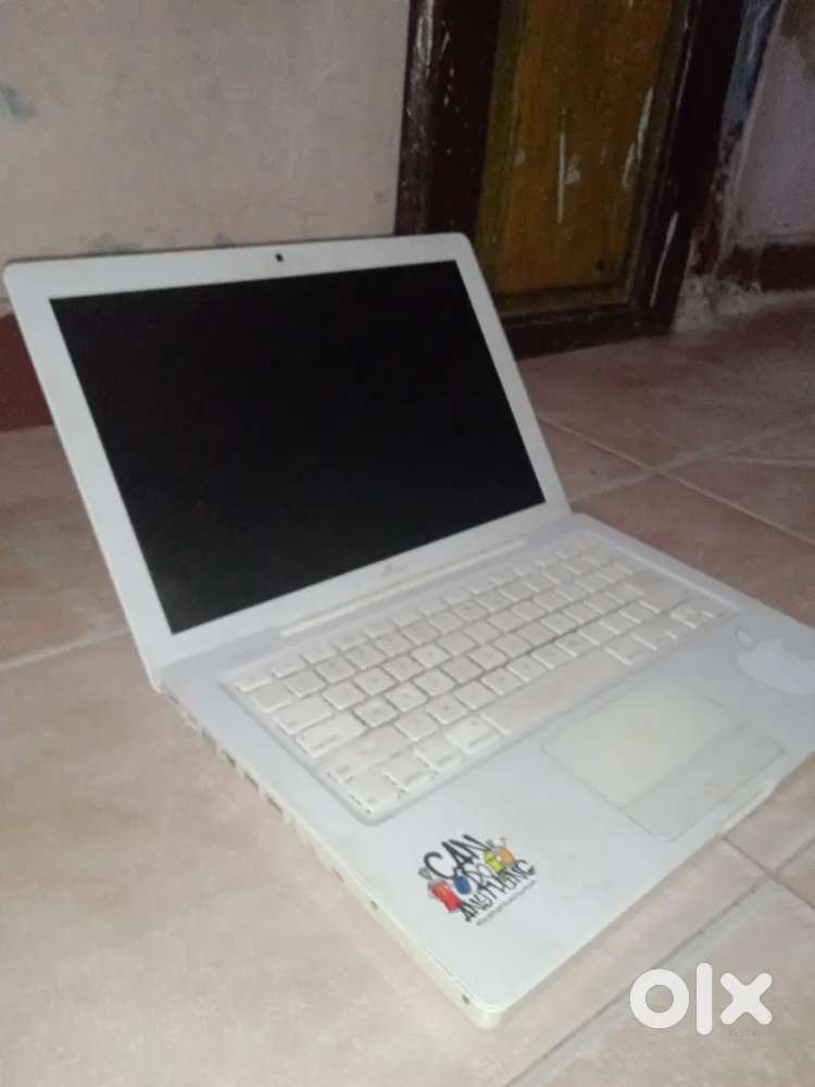 MACbook air 3 with charger
