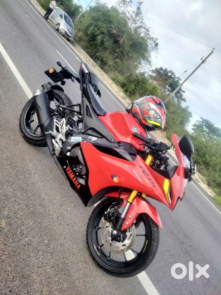 Yamaha R15 V4