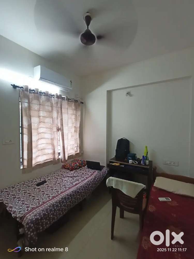 Looking for a Roommate