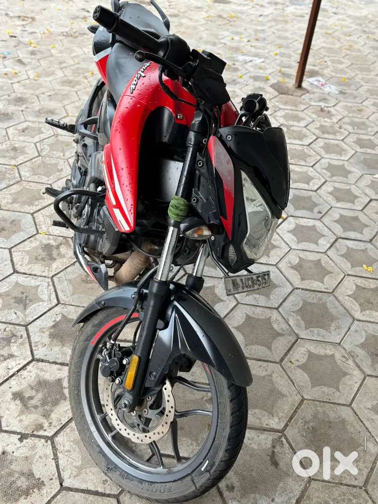 PULSAR NS 125