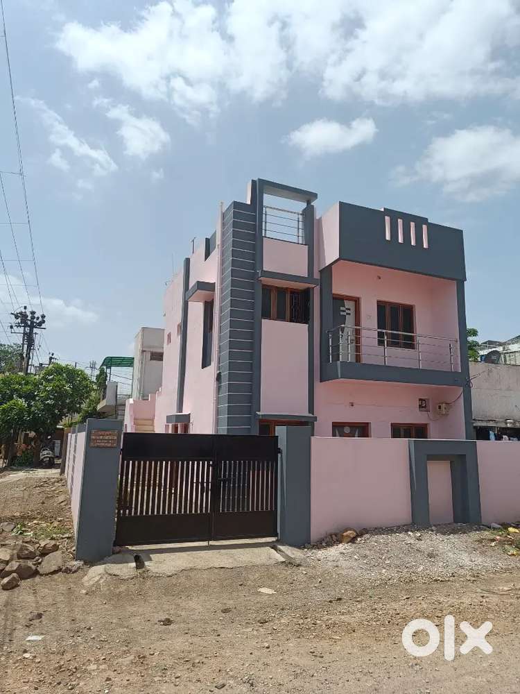 ROAD TOUCH CORNER HOUSE 120 VAAR