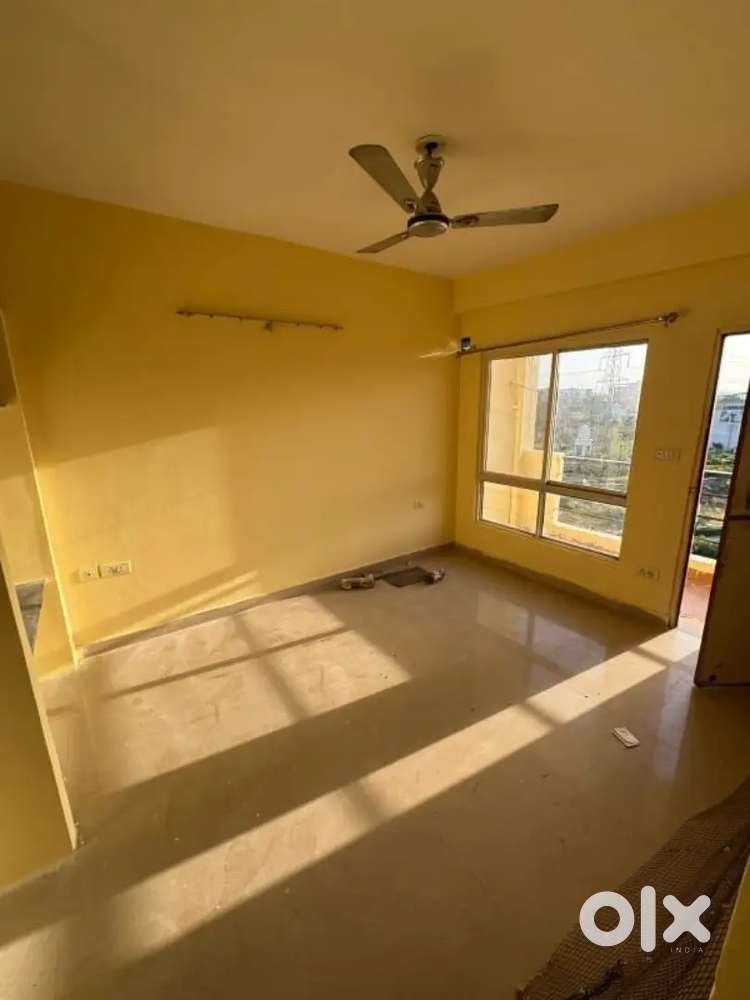 2bhk store room,w balcony,2bathroom,dinning space with kitchen