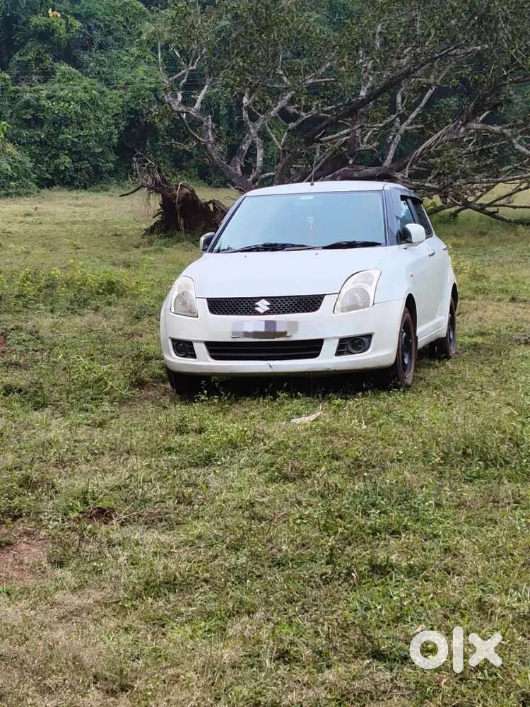 MH08.  Original automatic Lovato company fitted CNG Car.