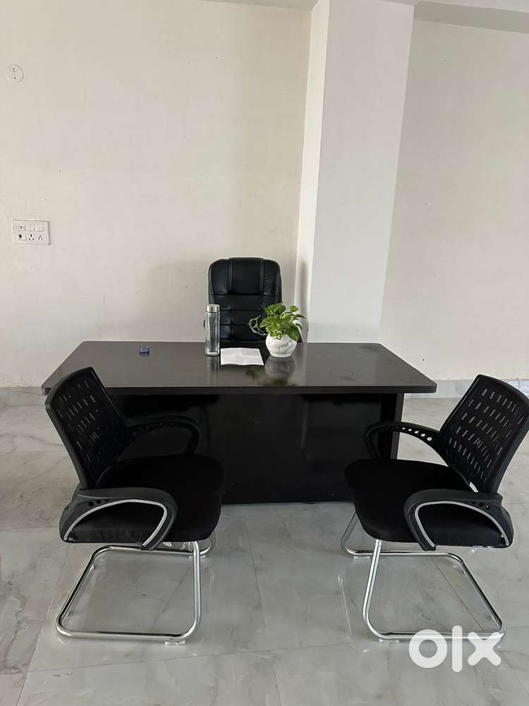 Full size Office work table & boss chair with 2 basic Set