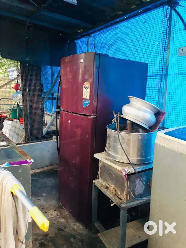 Fridge snacks counter water tank