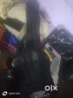 Guitar with 1 picks and cover