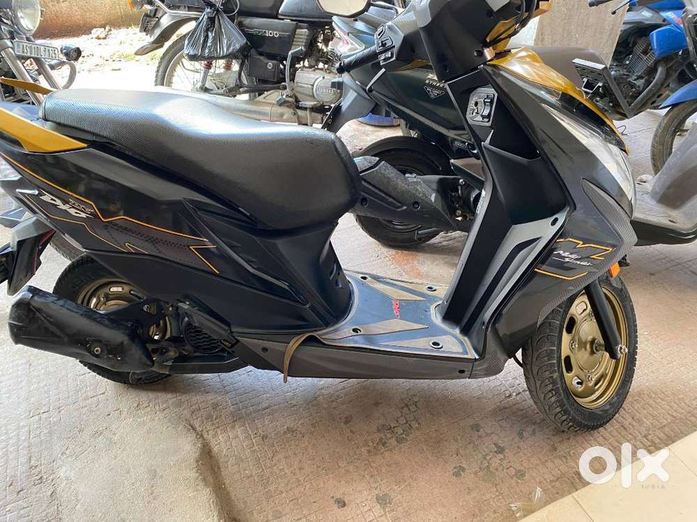 HONDA DEO DLX