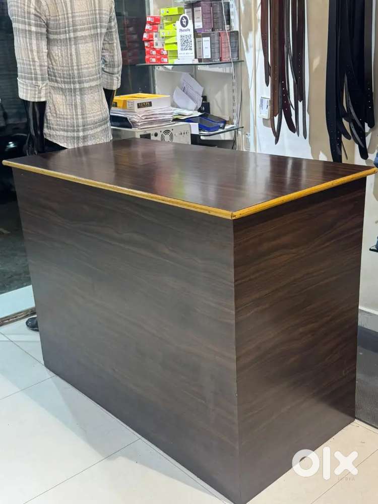 Glass racks and counter table