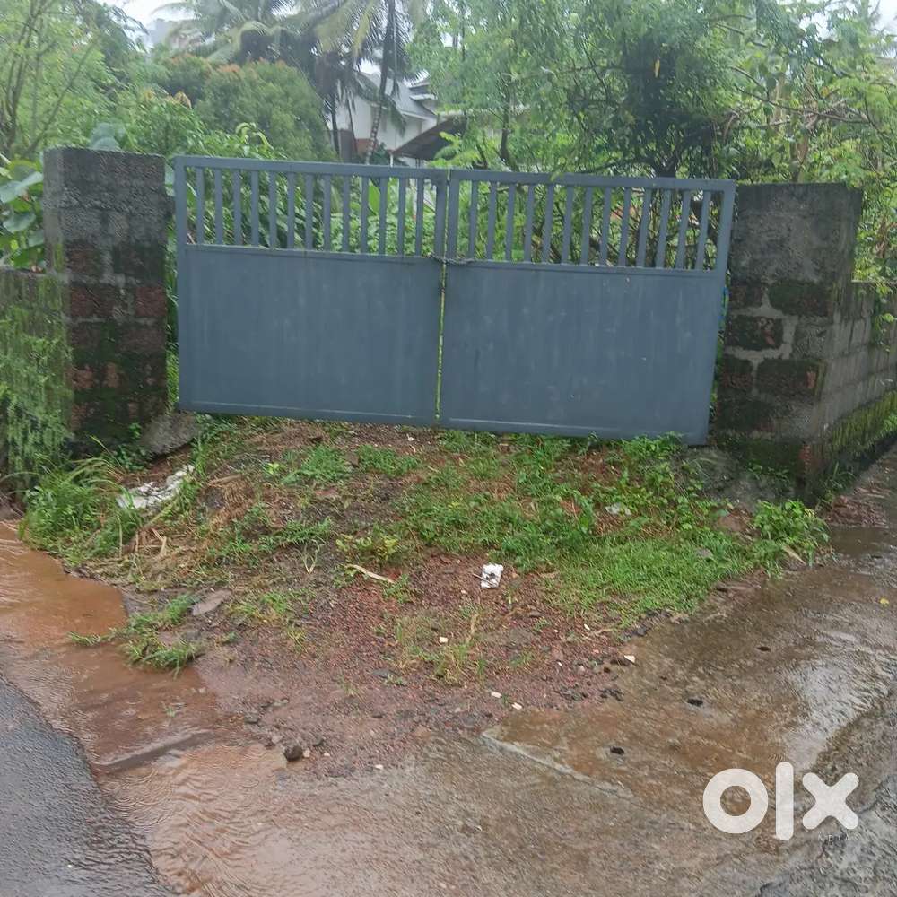 House plot Kav Bus stop , Thondayad, kozhikode for Sale
