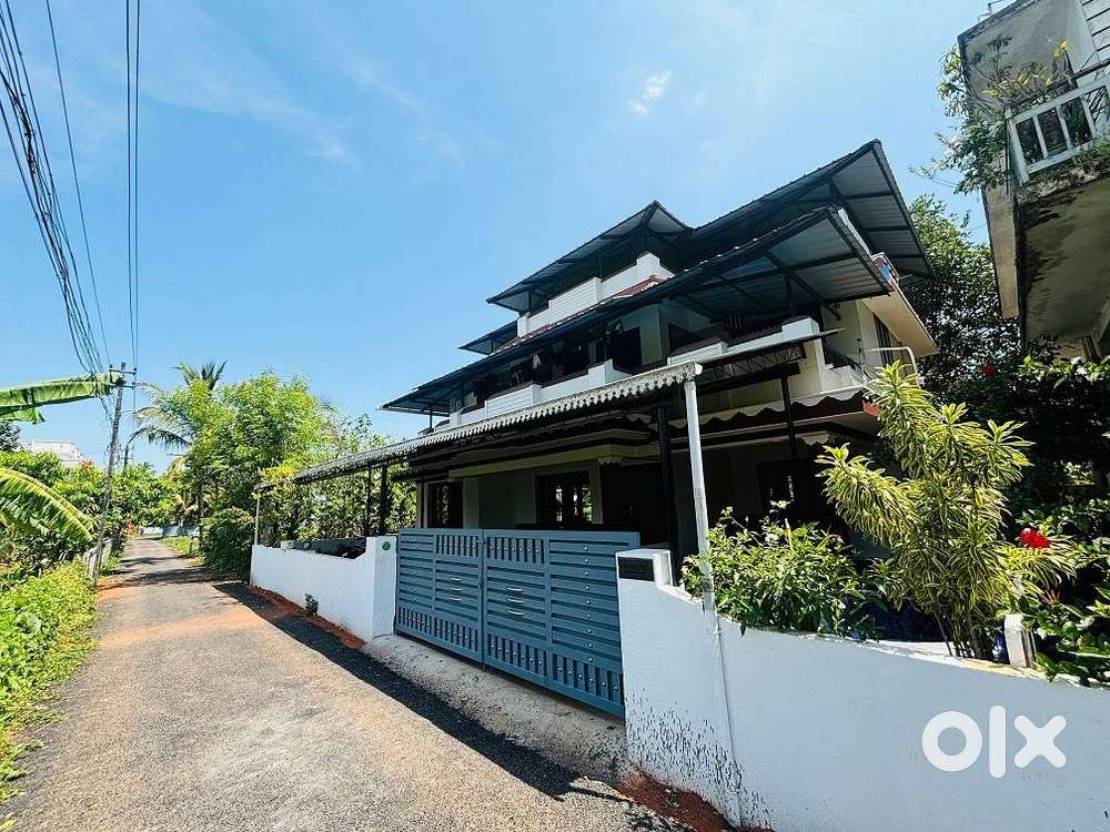 KOLAZHY  2400 SqFt  6.25cent  New Villa Thrissur