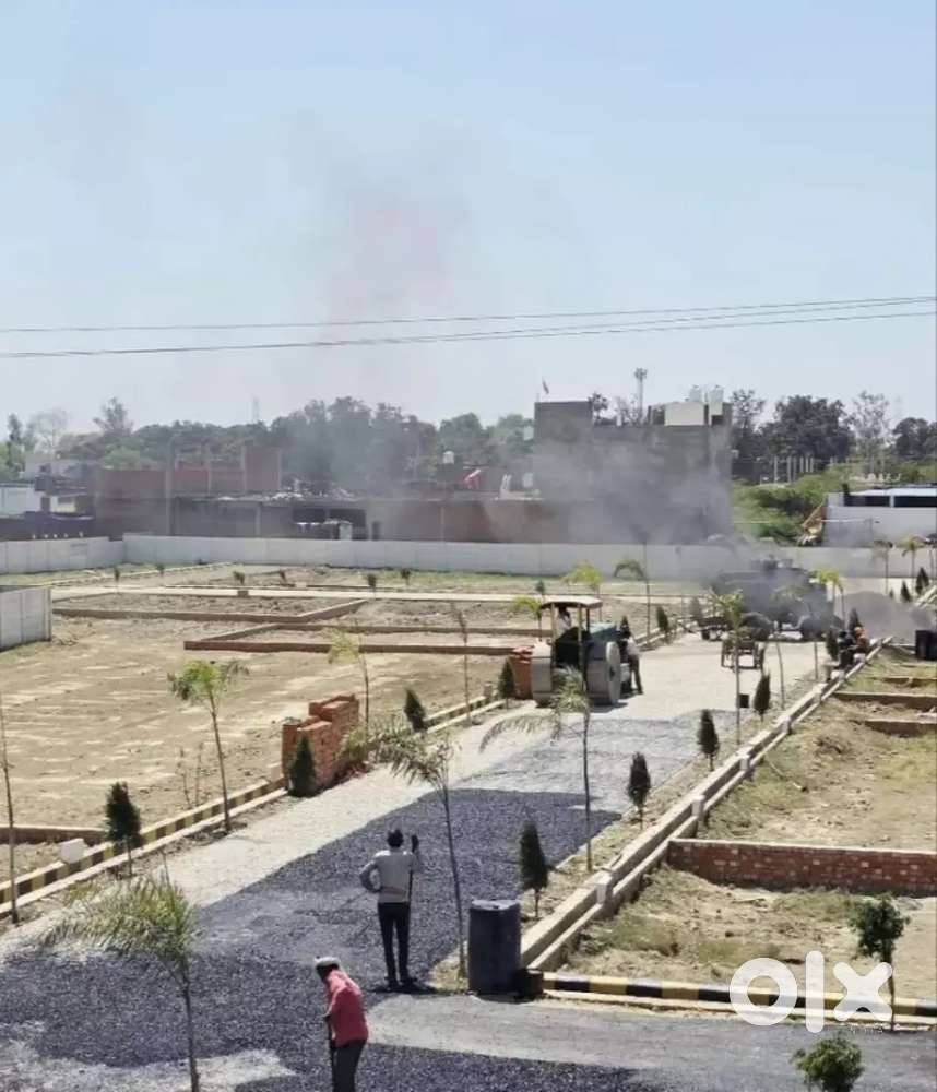 Main Road plot in lucknow