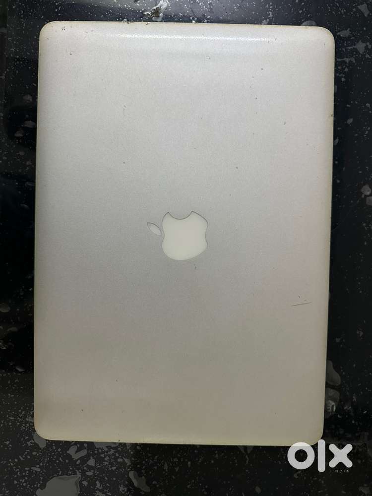Apple MacBook Air 2017  i5  8GB  Great Battery & Performance