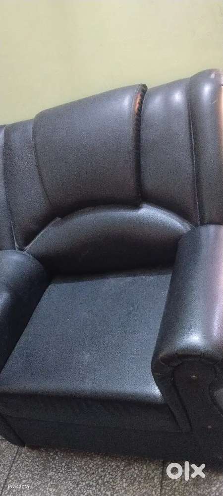 Sofa set. Black rexine,heavy spong.