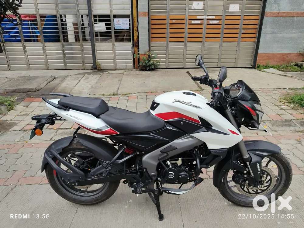 2025 BAJAJ PULSAR NS 160 In Showroom Condition For Sale!