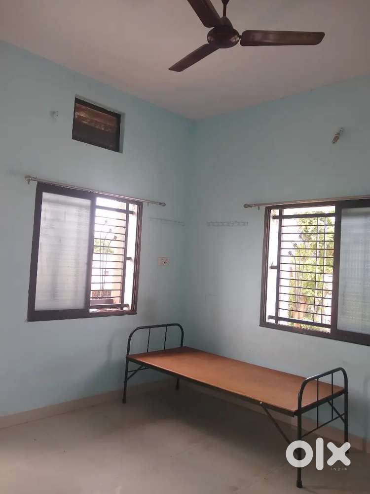 Single room on rent in Dastur Nagar (Only for gents)