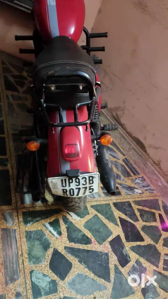 Selling of jawa 42 red colour
