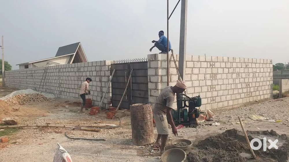 Female Marketing  Custmer meeting