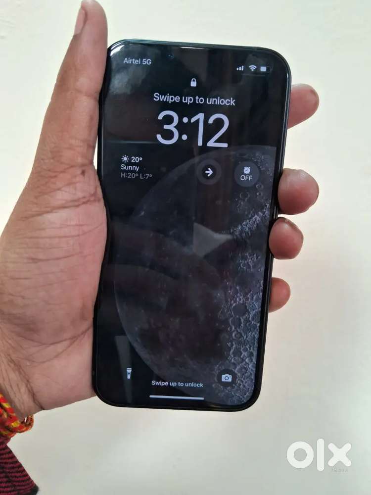iPhone 13 128Gb 11 month warranty with all accessories