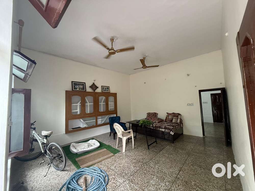 Prime location Room for rent
