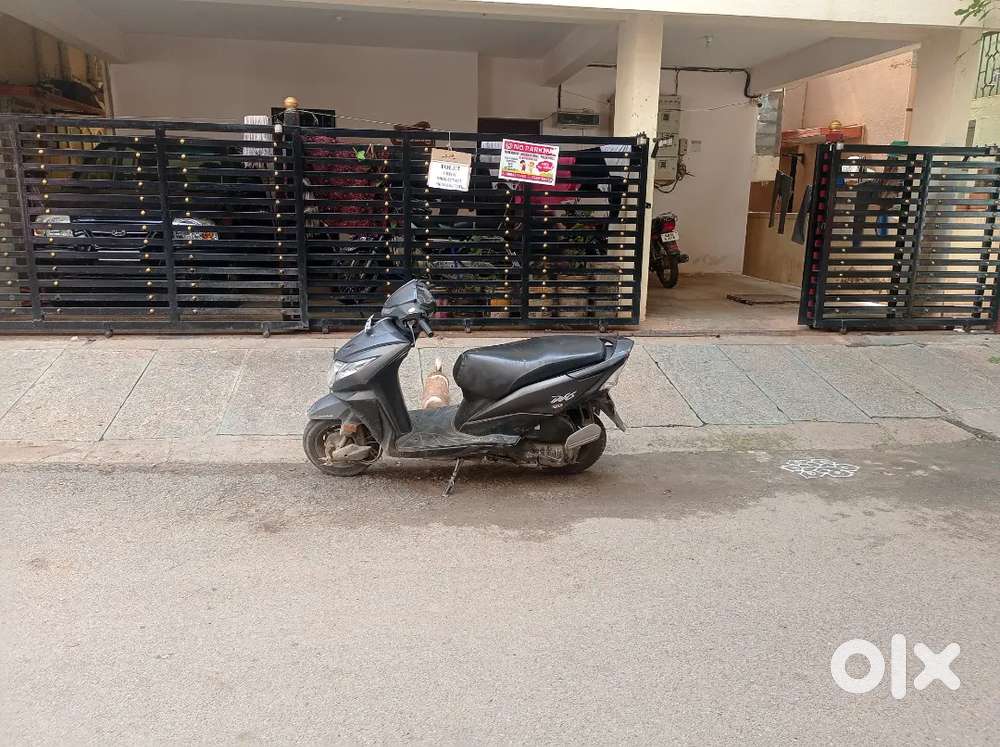 Kaveri water collection and borewell 5to10bike parking space available