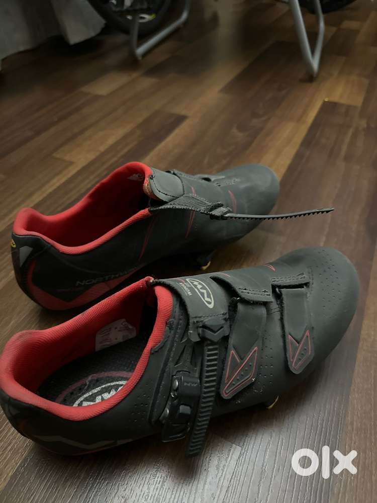 Cycling shoes