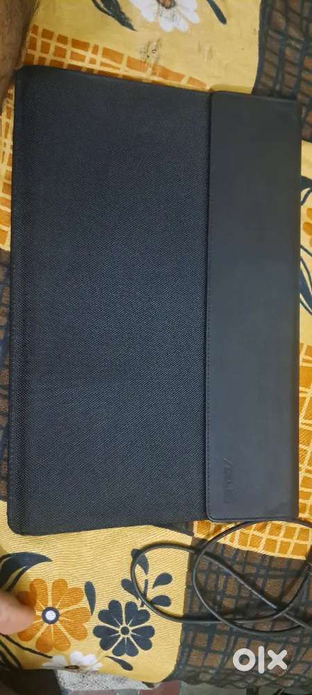 Asus Laptop potable screen