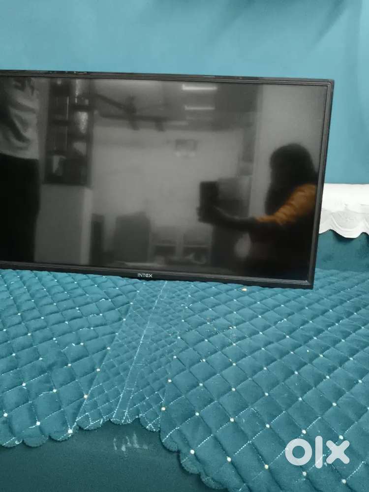 LCD TV for sale