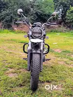 HONDA Hiness 350 is mint condition.