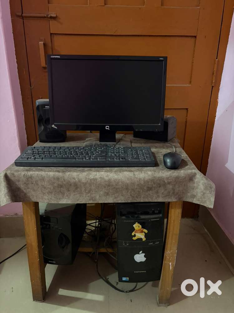 Comaq Desktop with philip speakers
