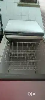 DEEP FREEZER &PASTRY COUNTER