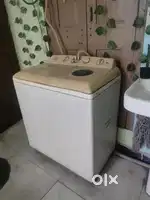 LG सेमी वाशिंग मशीन